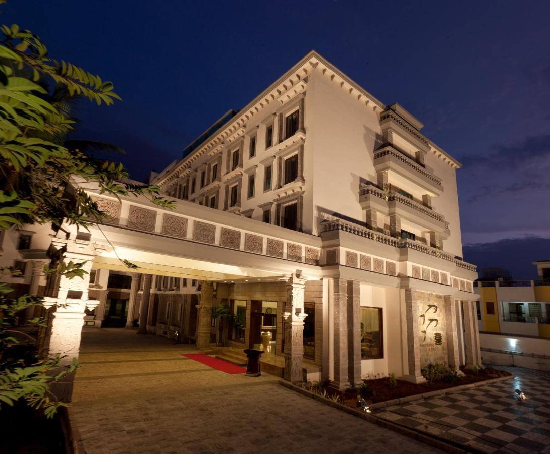 เจซีเรสซิเด้นซี่มาดูไร Hotel มทุราย ภายนอก รูปภาพ