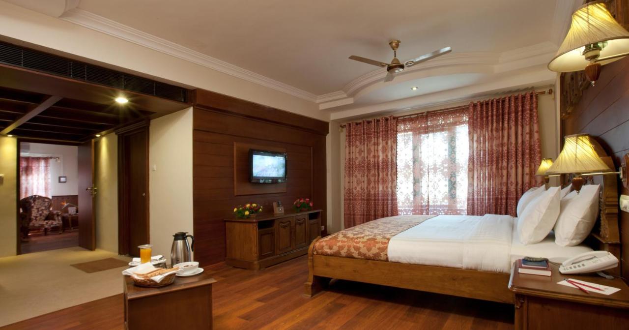 เจซีเรสซิเด้นซี่มาดูไร Hotel มทุราย ภายนอก รูปภาพ